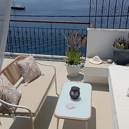 Thea Rooftop 斯基亚索斯镇